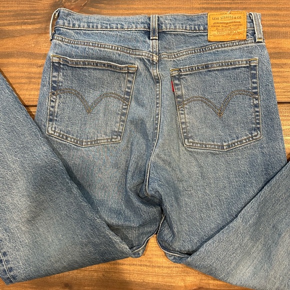 Levi Wedgie Jeans - Picture 4 of 5